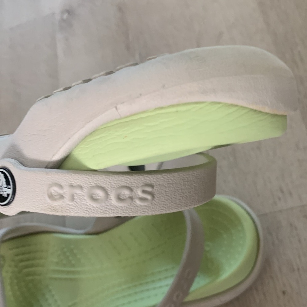 CROCS Women's Slingback Sandals Beige Straps with Lime Green Footbed - Picture 3 of 6